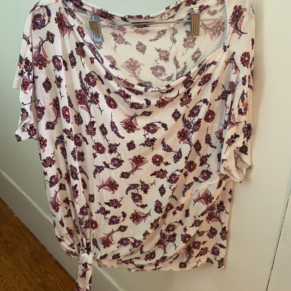 Floral scoop neck top